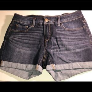 Time and Tru. Women’s Size 6. Short Shorts.